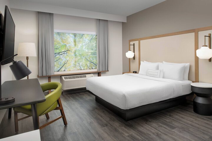 Room 30 of 46
