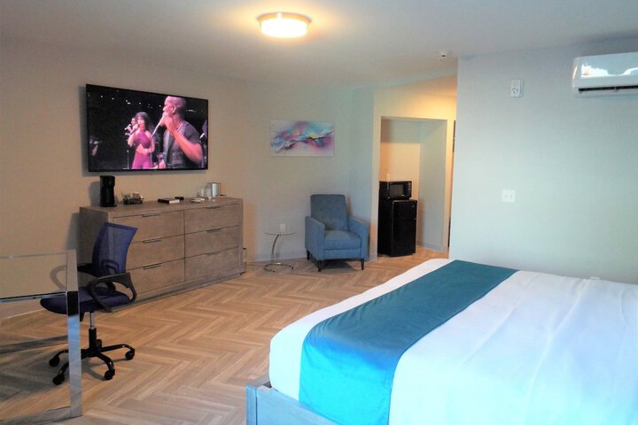 Room 25 of 53