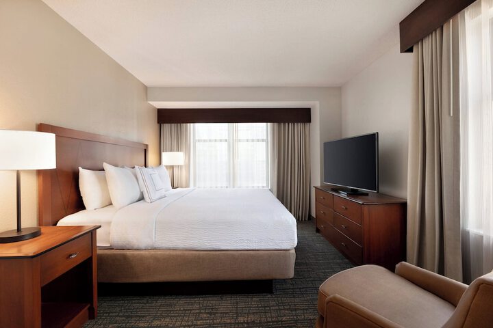 Room 32 of 48