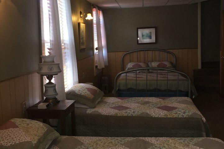 Room 16 of 35