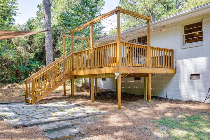 Southern Pines Vacation Rental w / Deck & Grill!