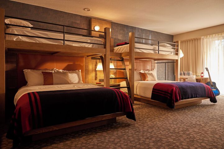 Riverhouse Lodge