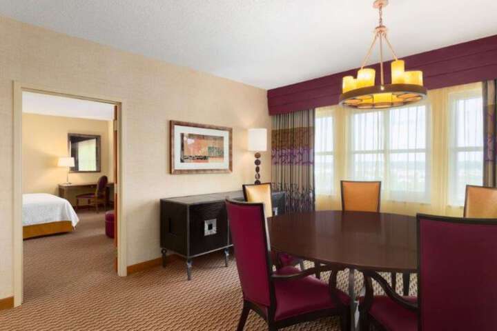 Embassy Suites Northwest Arkansas - Hotel Spa & Convention