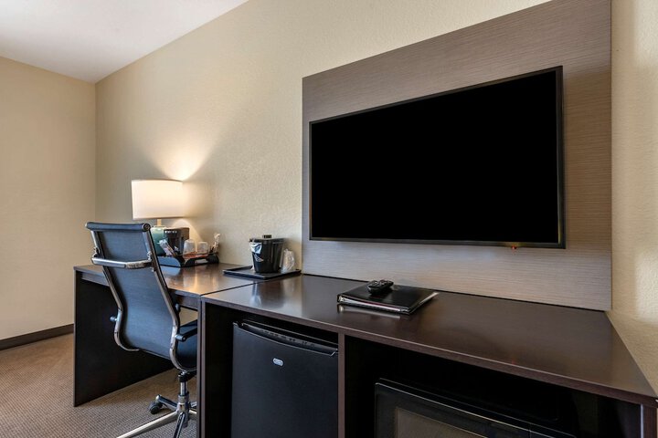 Room 16 of 27
