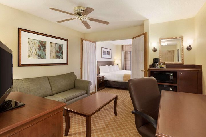 Room 11 of 14