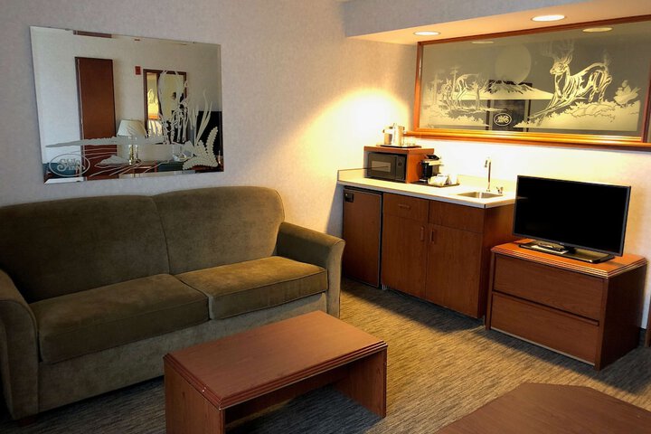 Room 11 of 18