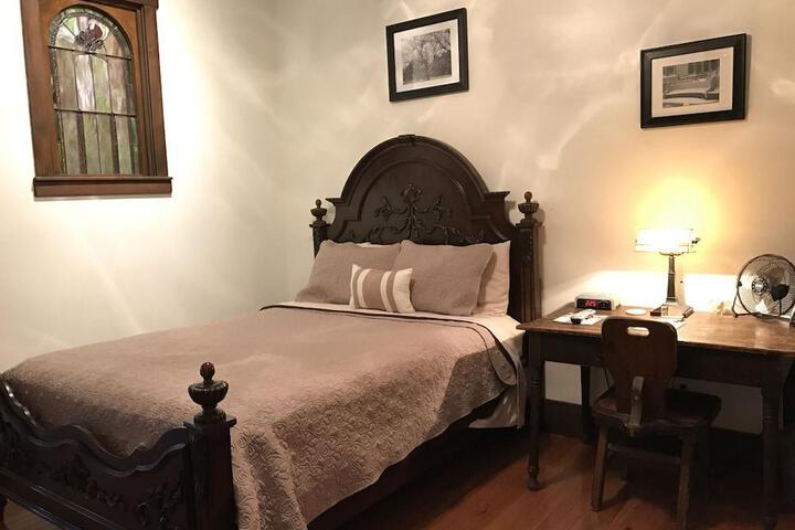 McGrady Inn - Bed & Breakfast