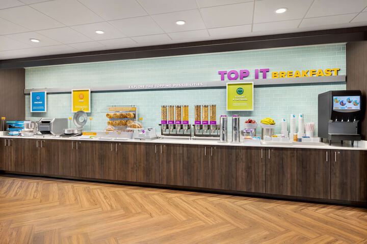 Tru by Hilton Lawrenceville Atlanta I-85 Sugarloaf