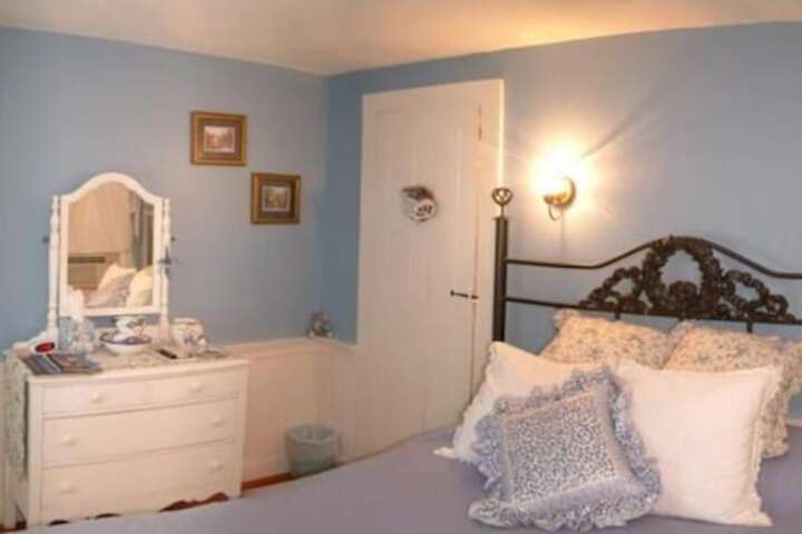 Truman Gillet House Bed & Breakfast