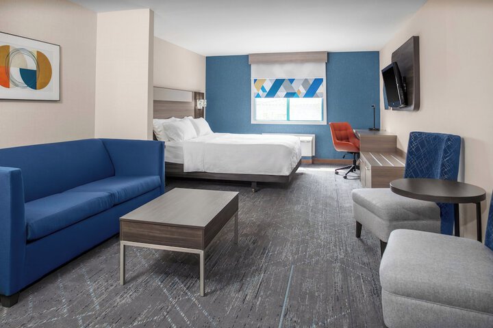 Room 36 of 77