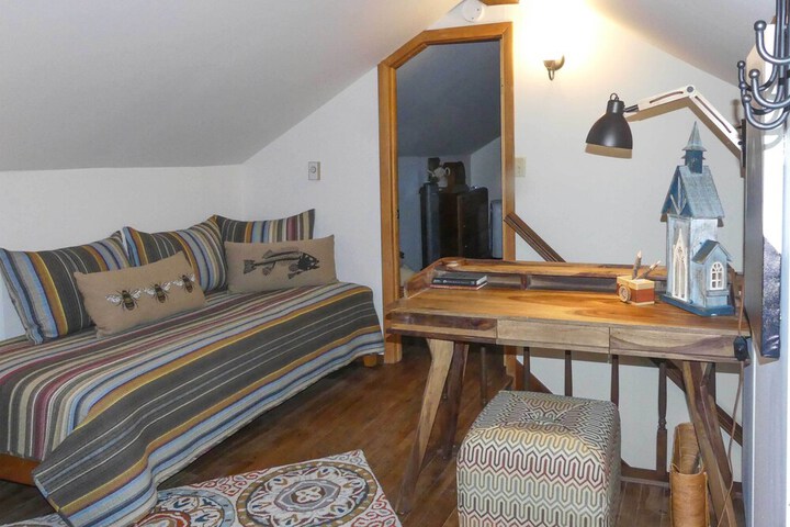 Cabin in Beautiful Setting Between Ouray & Ridgway
