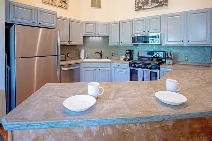Della View 2BR Condo - in the Heart of Historic Downtown Hailey!