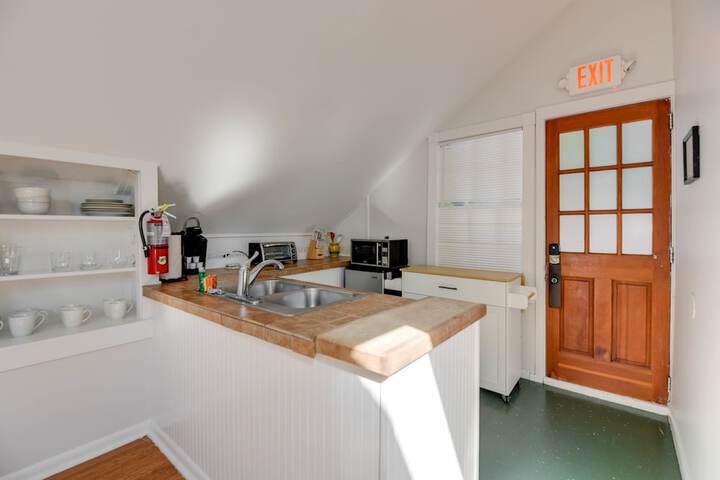 Room 8 of 50