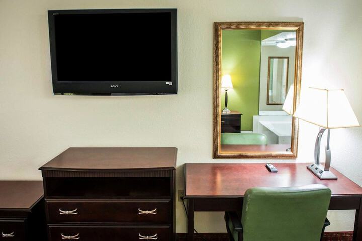 Room 14 of 34