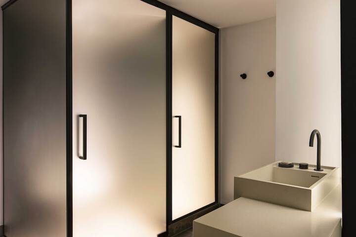 Room 38 of 104