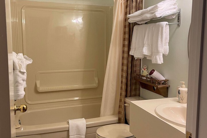 Room 46 of 74