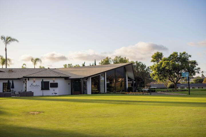 Lakehouse Resort