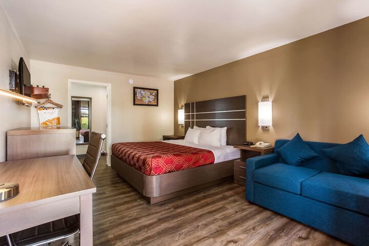 Room 16 of 36