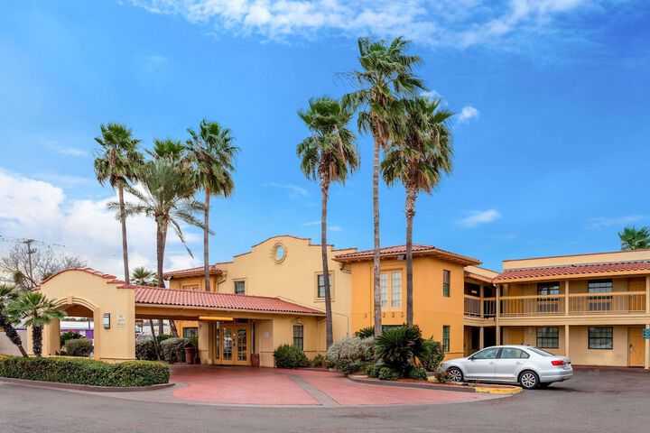 Hotel 5 of 65