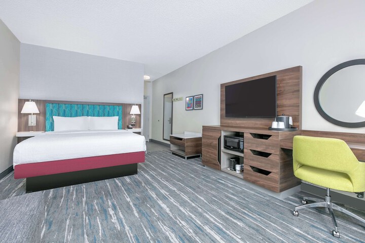 Room 18 of 30