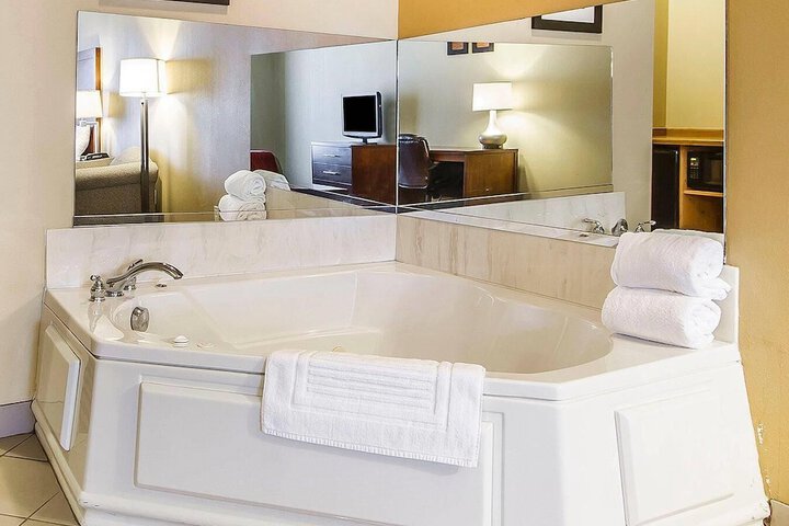 Comfort Inn Owatonna near Medical Center