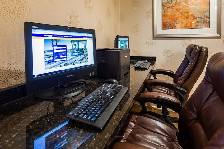 Business Center 21 of 22
