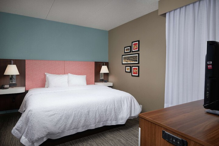 Room 8 of 27