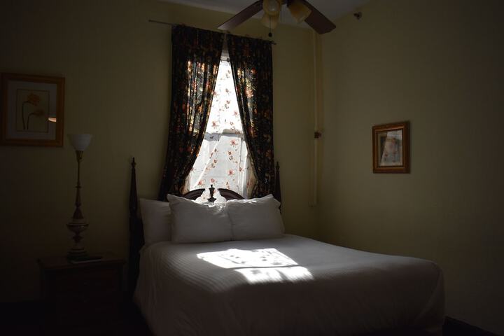 Room 62 of 104