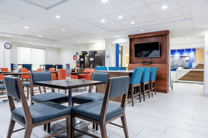 Holiday Inn Express Hotel & Suites Memphis / Germantown by IHG