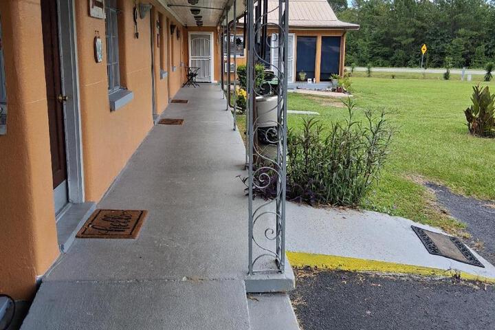 Country Inn 15099 HWY 17 Townsend GA 31331