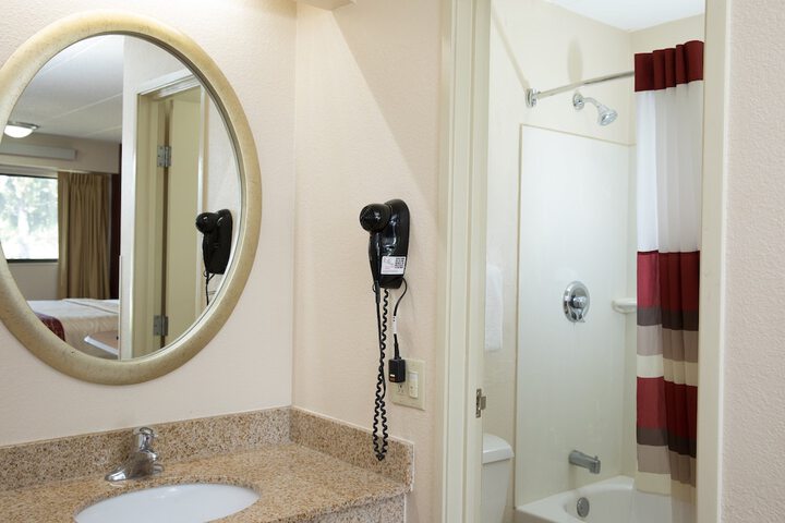 Room 14 of 32