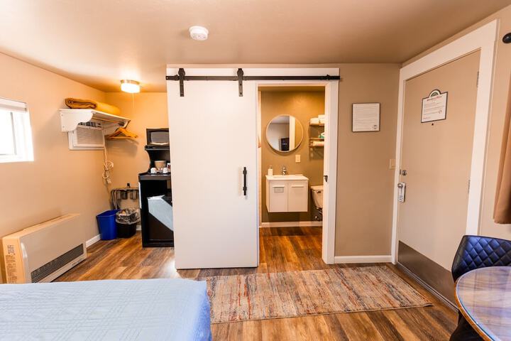 Room 47 of 83