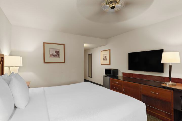 Room 34 of 37