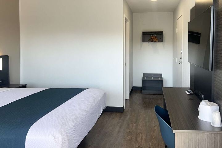 Room 18 of 26