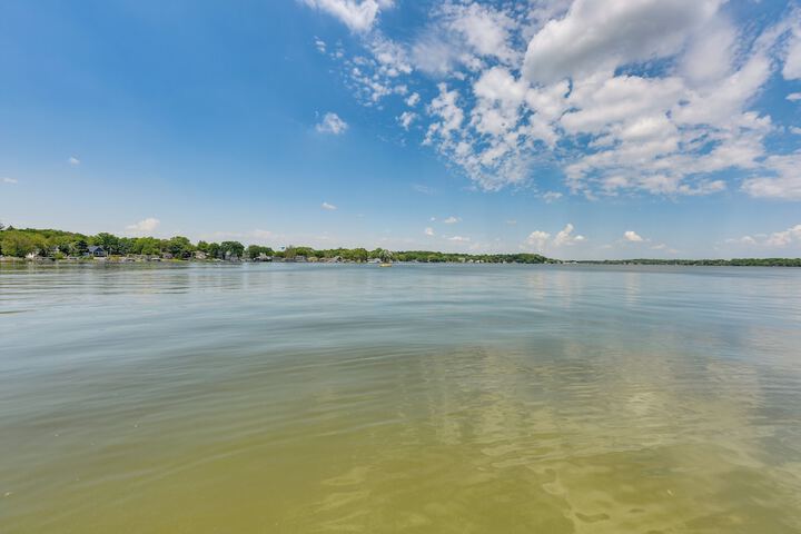 Waterfront Fox Lake Vacation Rental w / Fire Pit!