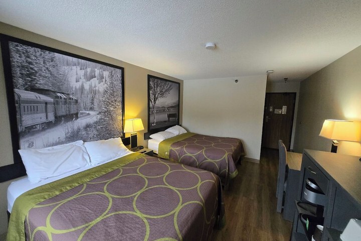 Room 12 of 35