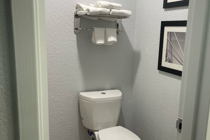 Room 33 of 58