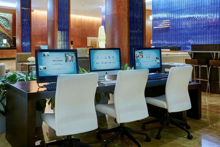 Business Center 86 of 87