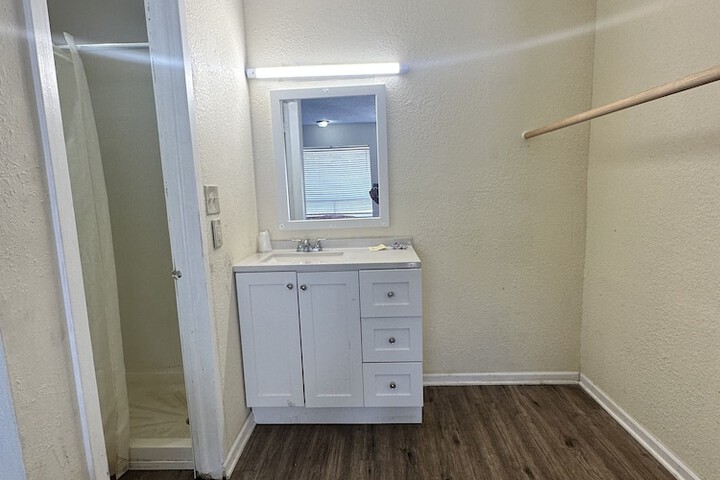 Room 7 of 9