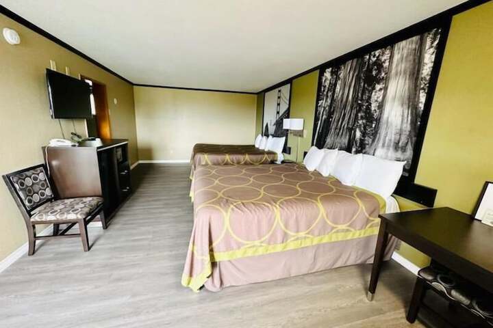 Super 8 by Wyndham Crescent City