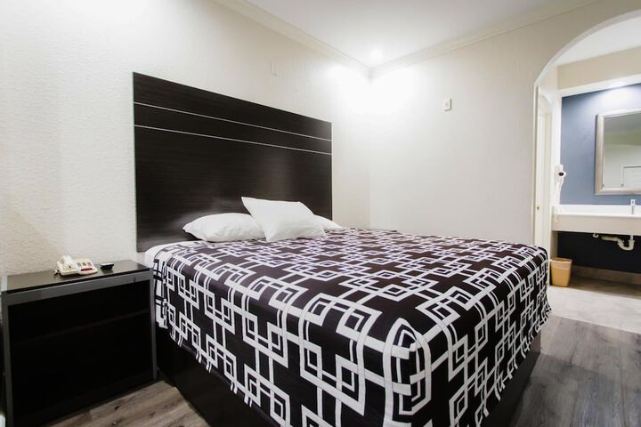 Room 37 of 53