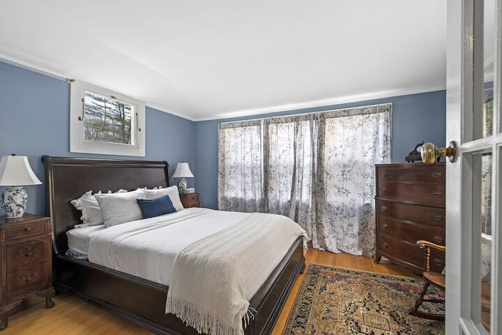 Room 35 of 68
