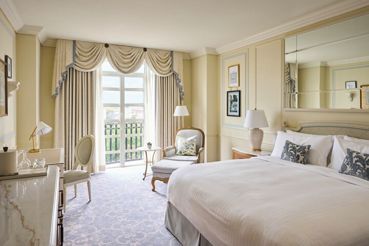 The Charleston Place