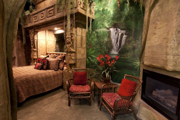 Room 8 of 62