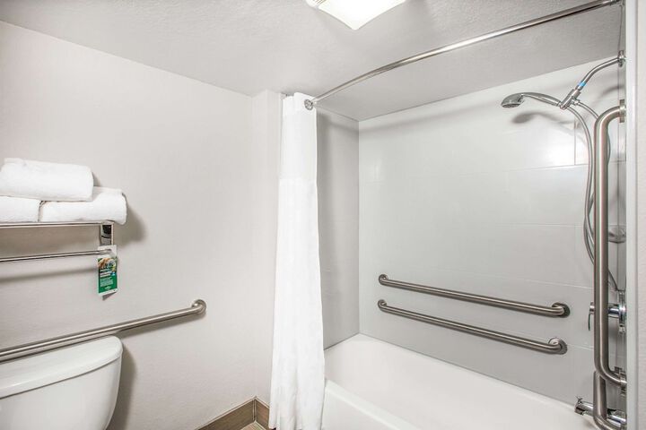 Room 34 of 60