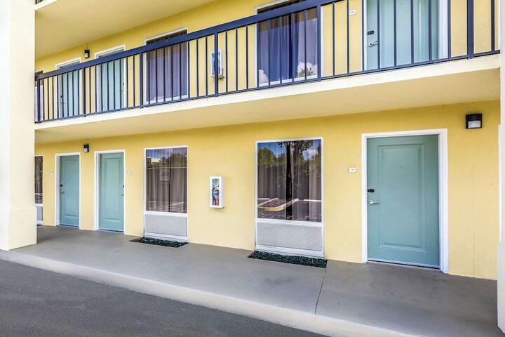 Hotel 2 of 43
