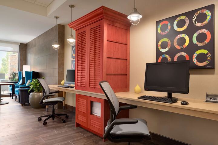 Business Center 36 of 37