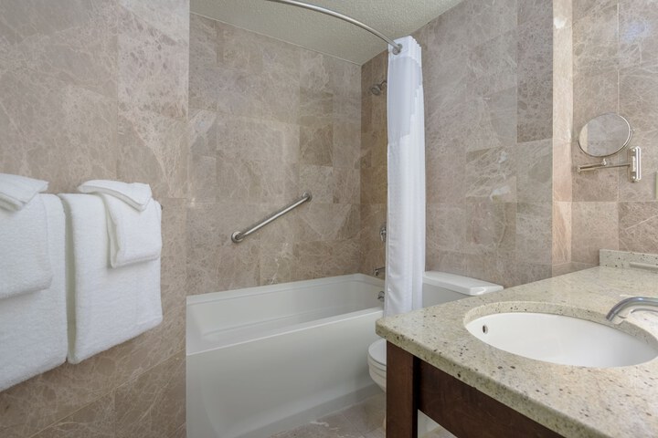 Holiday Inn Hyannis by IHG