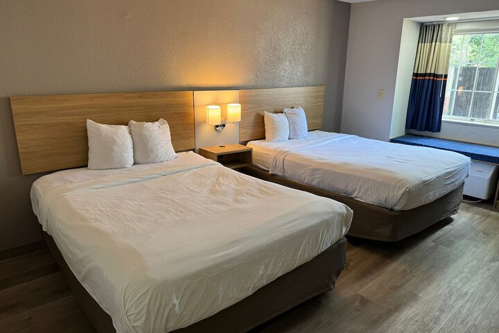 Room 17 of 26