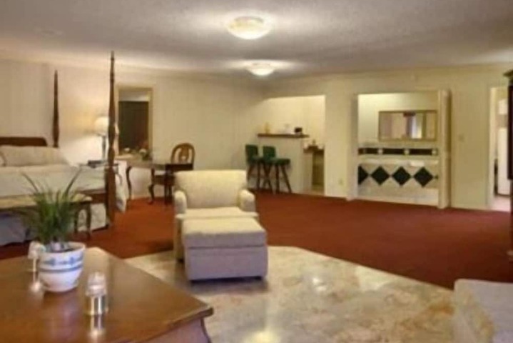 Room 15 of 23